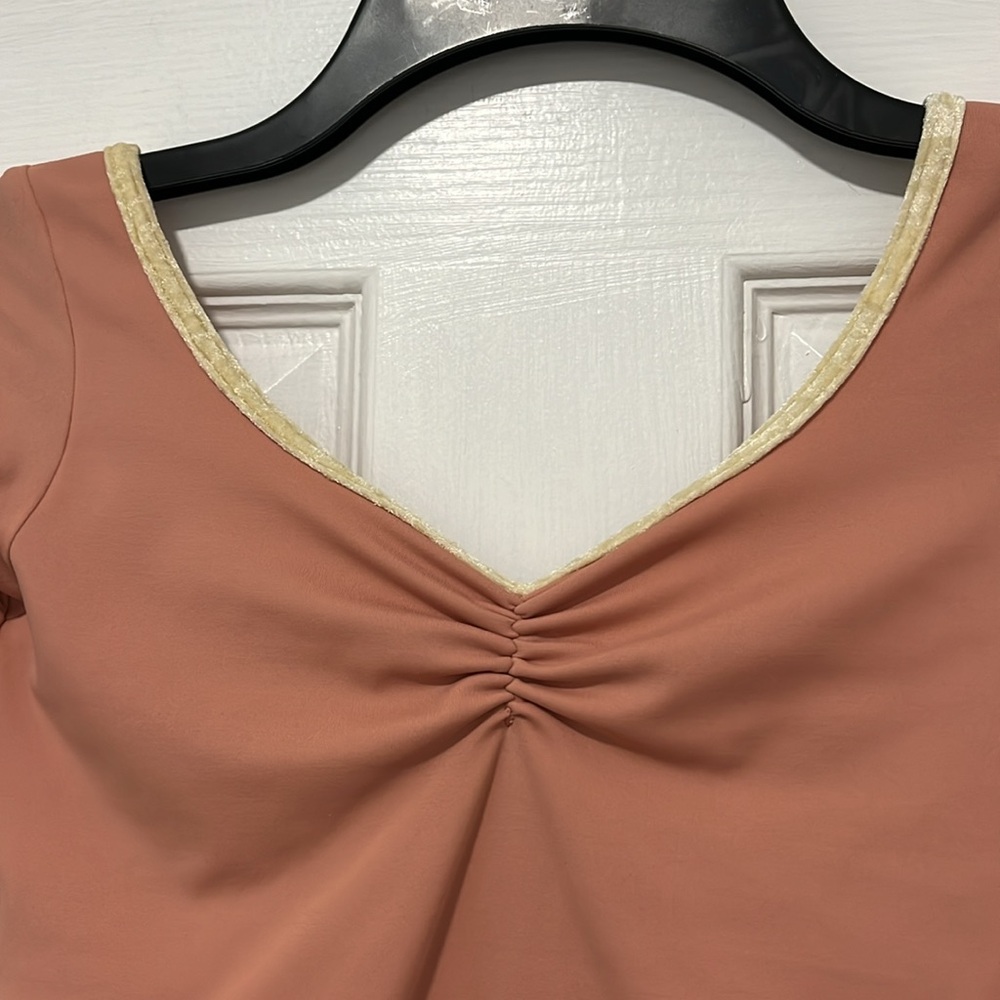 Yumiko Lucy size S techni fabric,velvet trim;peach, light peach/nude,vanilla - Picture 5 of 7